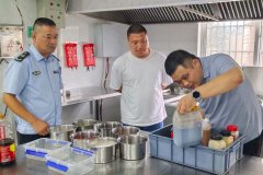 确保从“食材入库”到“餐食上桌”全流 确保从“食材入库”到“餐食上桌”全流